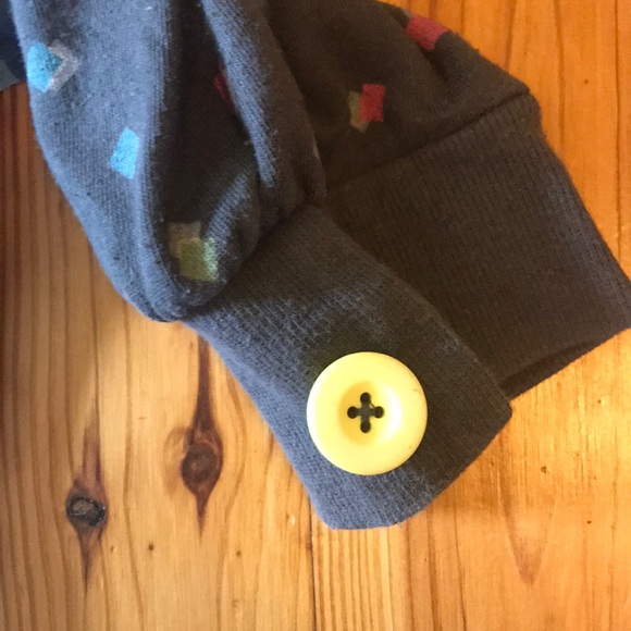 3/$20 Cute short sleeve zip up - Picture 3 of 4